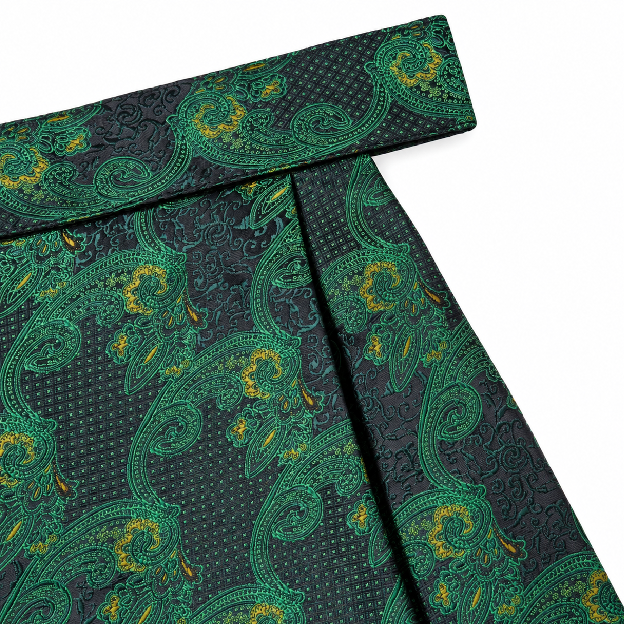 CRAVAT AND POCKET SQUARE