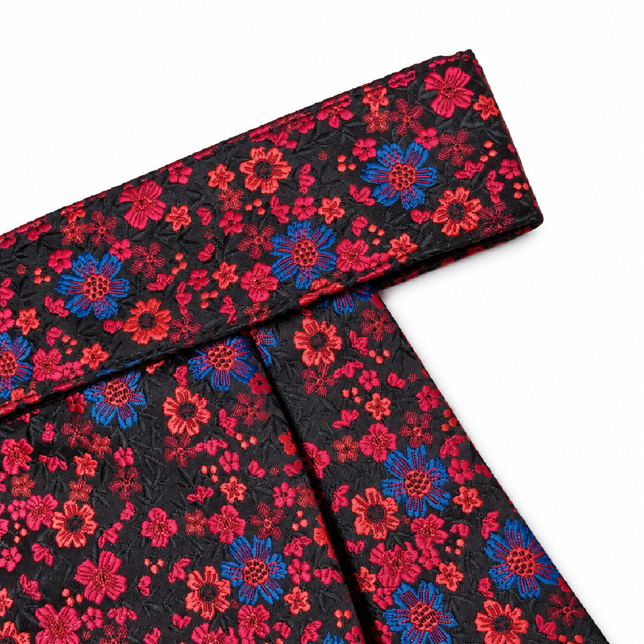 CRAVAT AND POCKET SQUARE