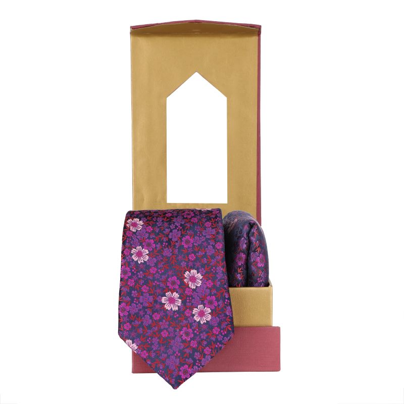 NECKTIE AND POCKET SQUARE