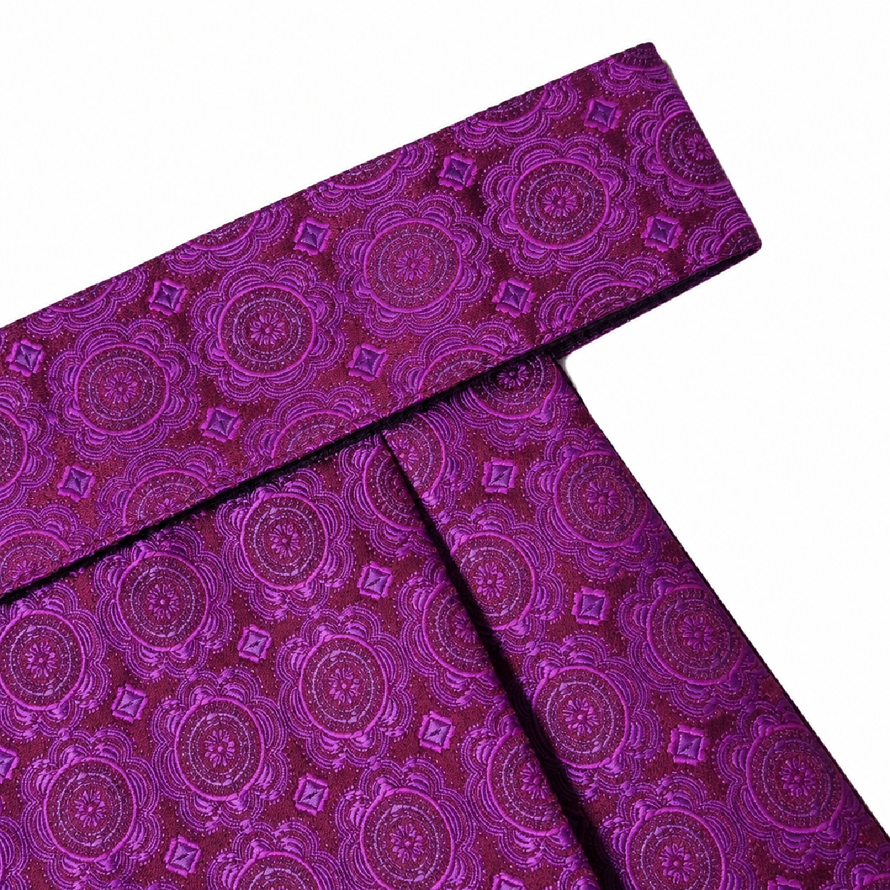 CRAVAT AND POCKET SQUARE