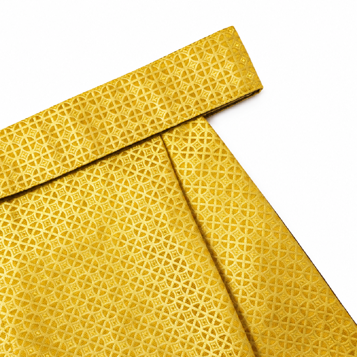 CRAVAT AND POCKET SQUARE